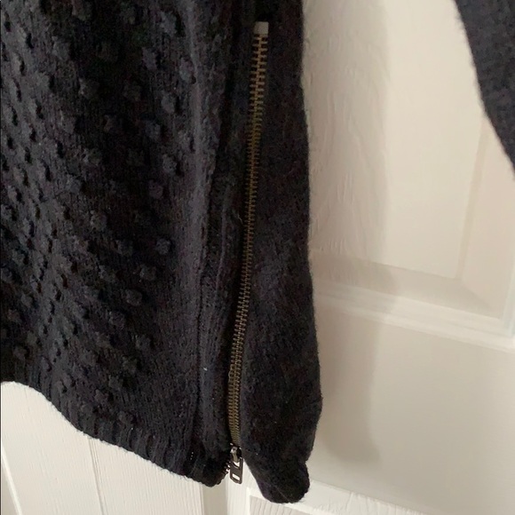 black sweater with side zipper - Picture 3 of 5